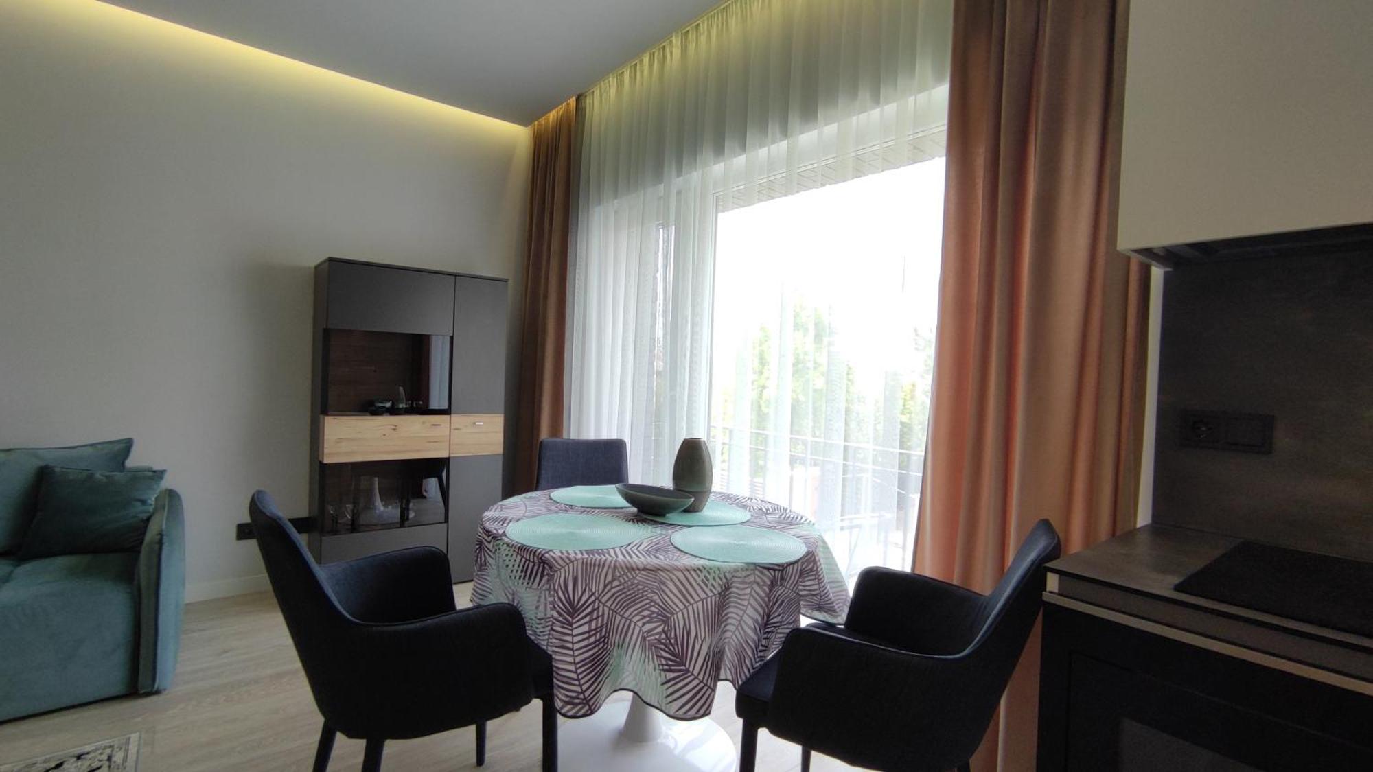 New J&R Apartment Near Girstutis, Free Private Parking & Self Check-In 카우나스 외부 사진
