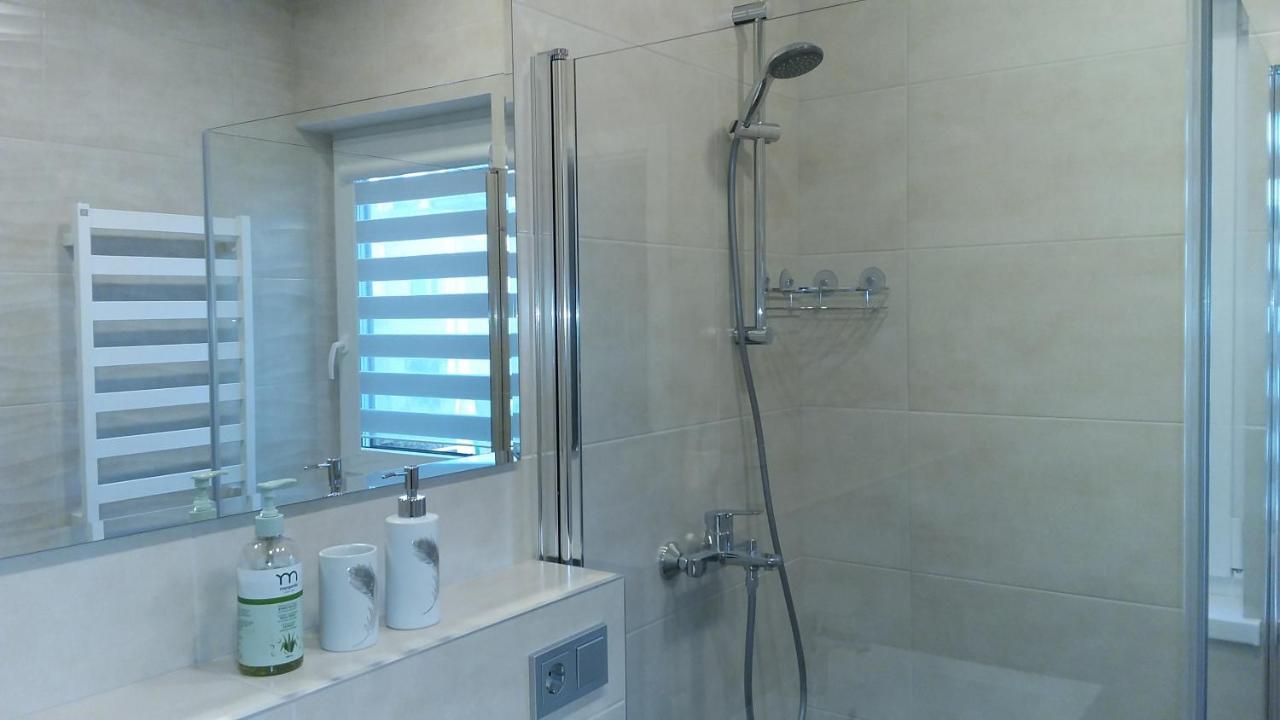 New J&R Apartment Near Girstutis, Free Private Parking & Self Check-In 카우나스 외부 사진