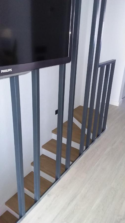 New J&R Apartment Near Girstutis, Free Private Parking & Self Check-In 카우나스 외부 사진