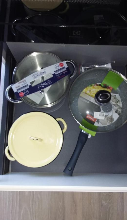 New J&R Apartment Near Girstutis, Free Private Parking & Self Check-In 카우나스 외부 사진